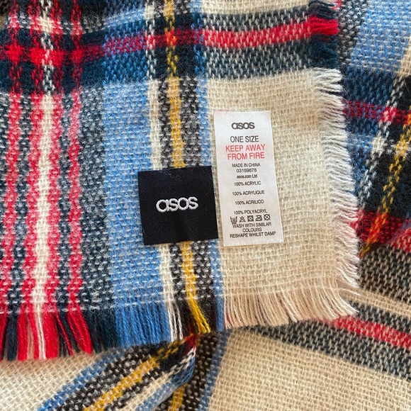 ASOS — NWOT Large Tartan Plaid Blanket Scarf - Picture 2 of 2